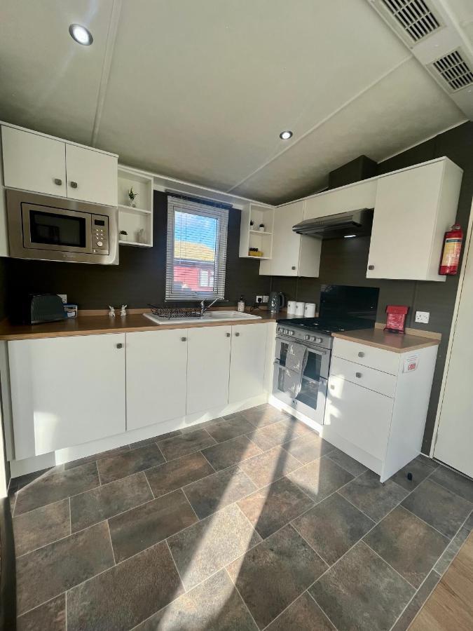 Hot Tub. Countryside. Coast. 5* Patrington Haven Leisure Park, East Yorkshire Villa Buitenkant foto