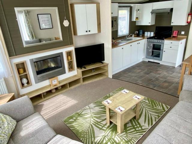 Hot Tub. Countryside. Coast. 5* Patrington Haven Leisure Park, East Yorkshire Villa Buitenkant foto